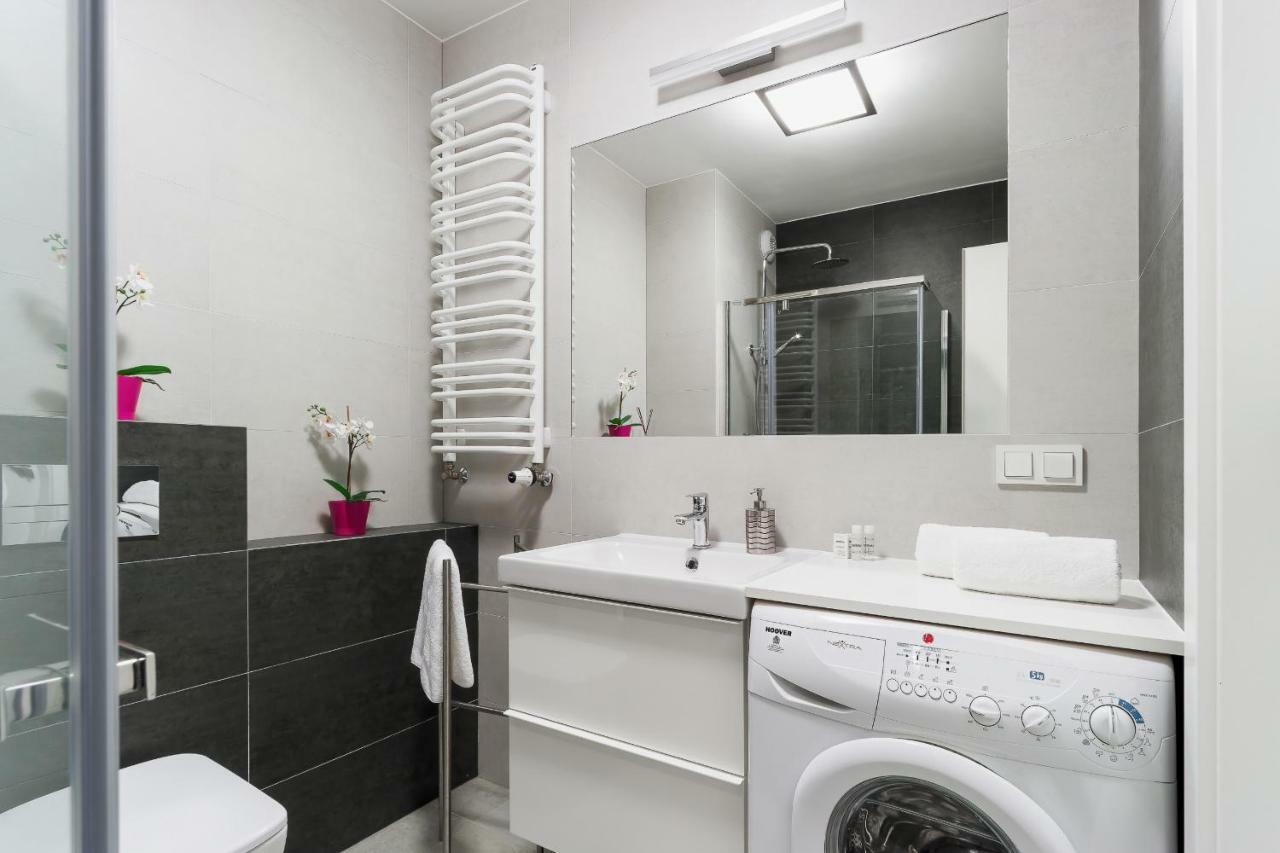 Apartments Claro II By Noclegi Renters Cracovia Exterior foto